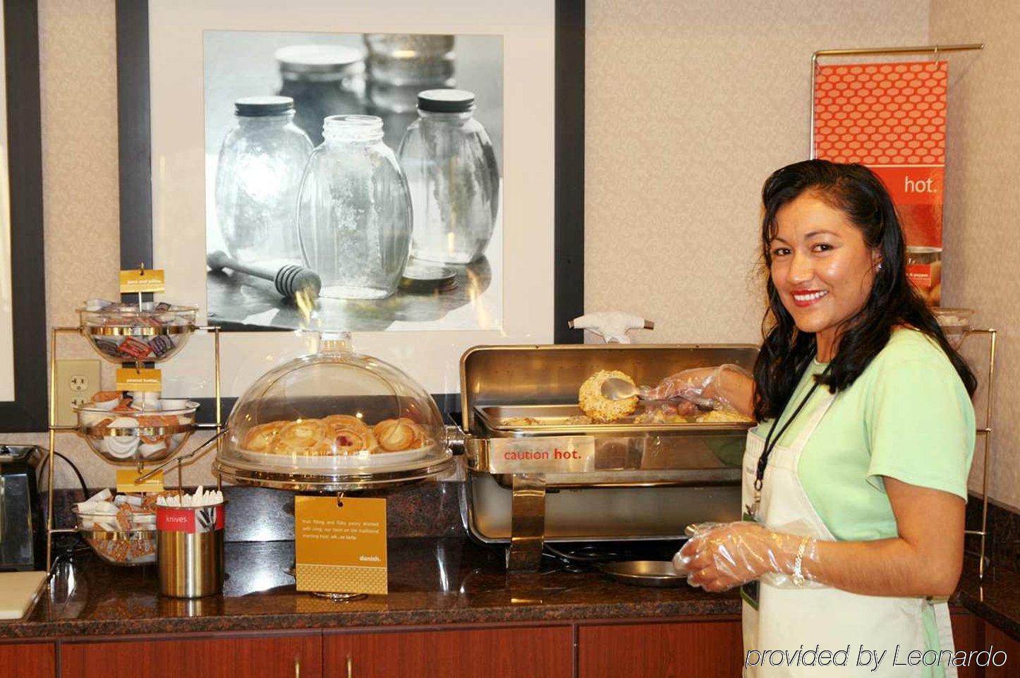Hampton Inn Dickson Restoran gambar